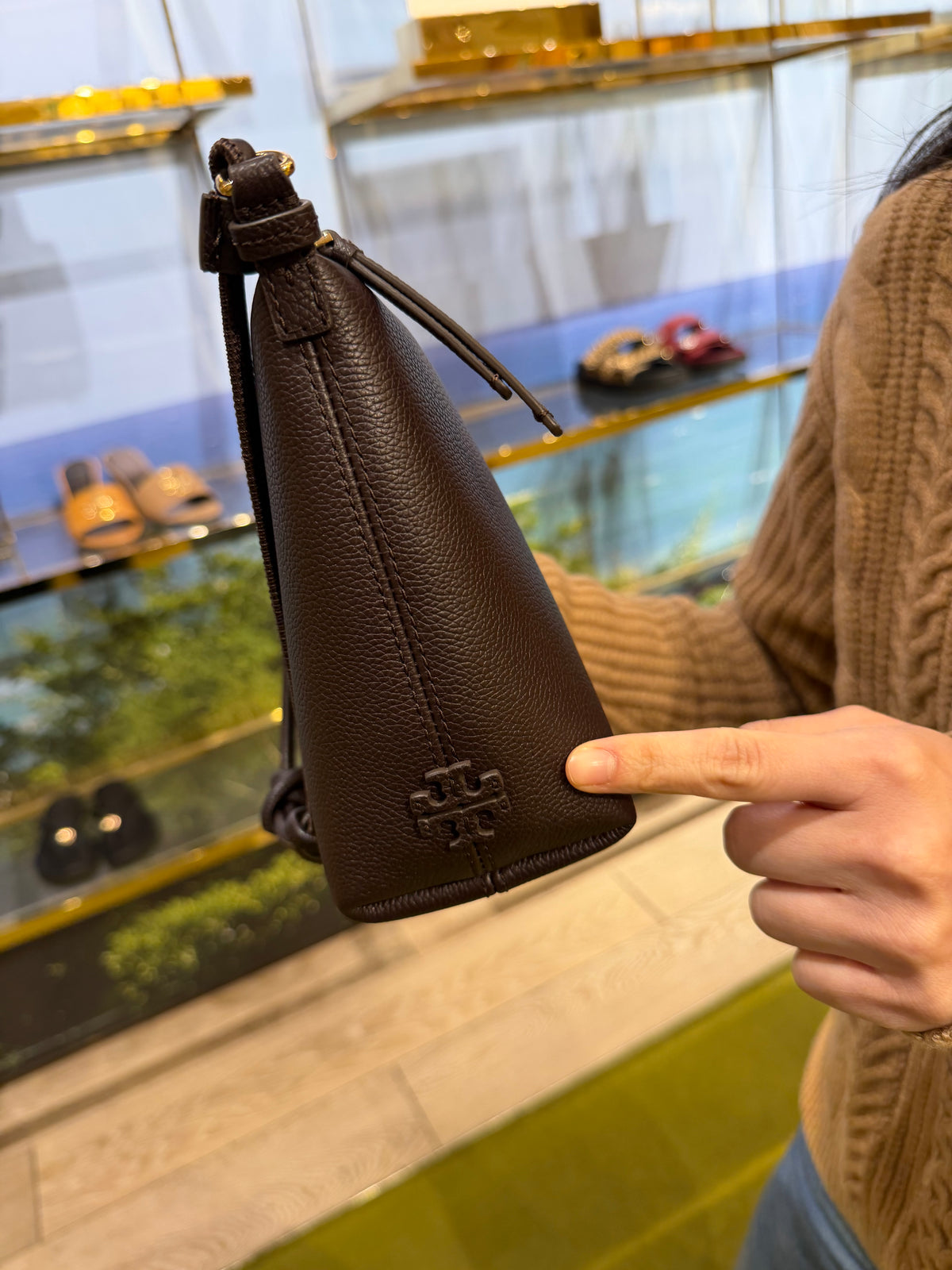 TB Outlet Thea 迷你包 - 巧克力