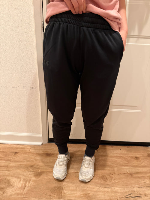 UA 女生 刷毛運動褲 1373054 - 黑色 S