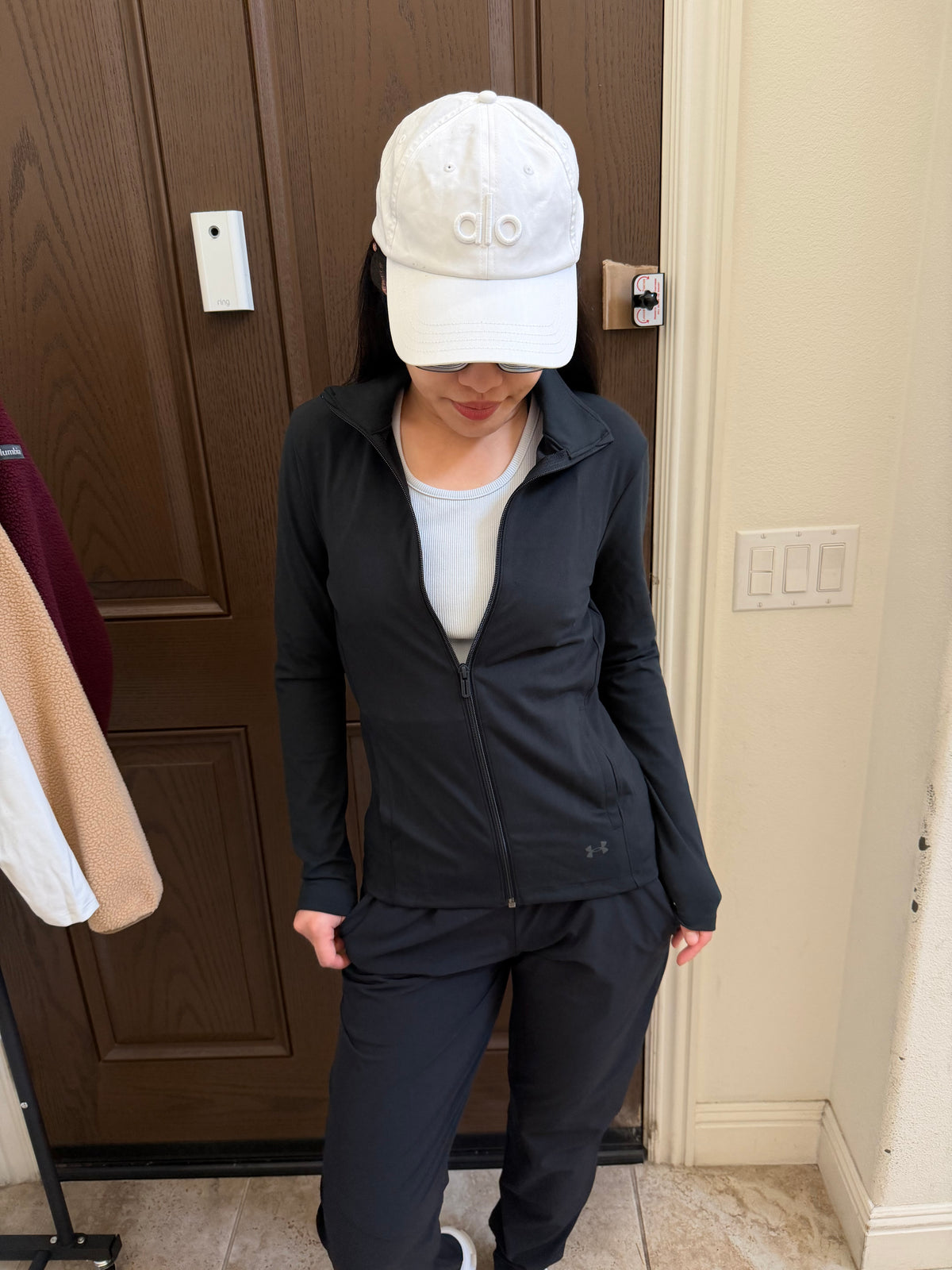 UA 女生 Motion奶油外套 酒紅 XL