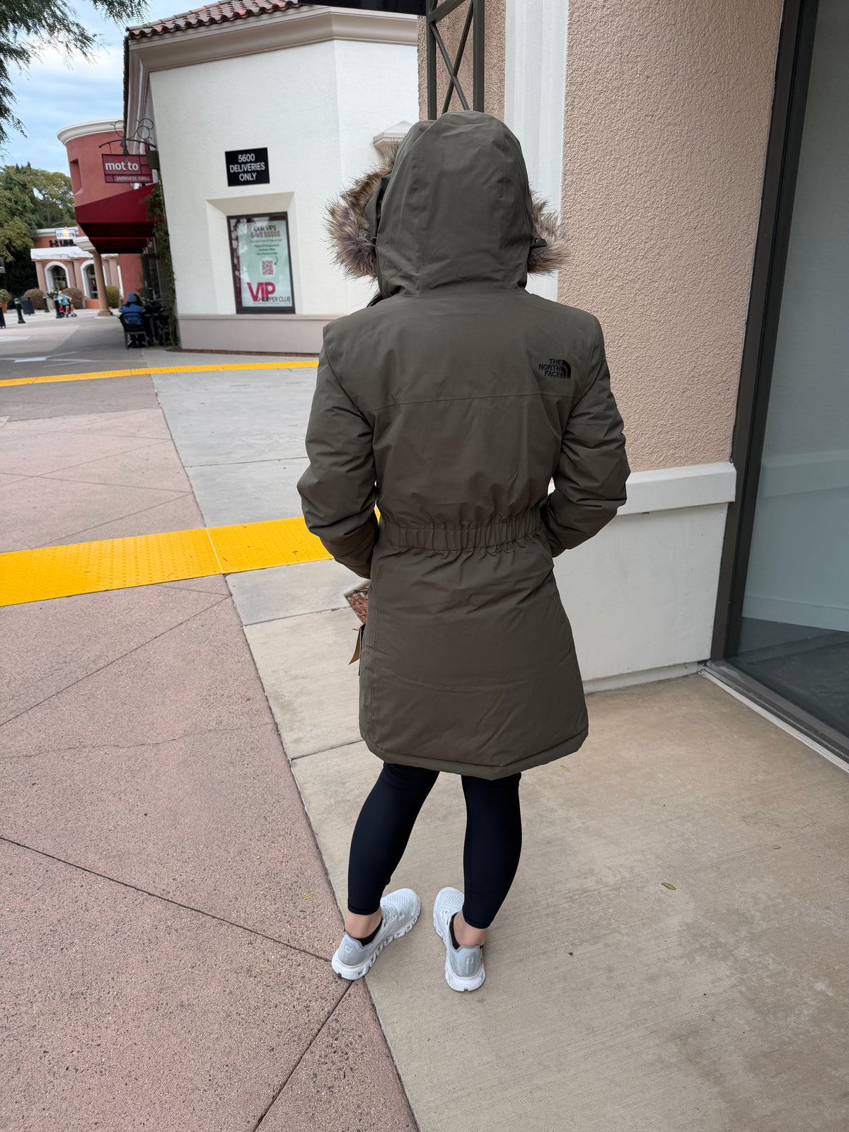 北臉 女生 Arctic派克真羽絨外套 600