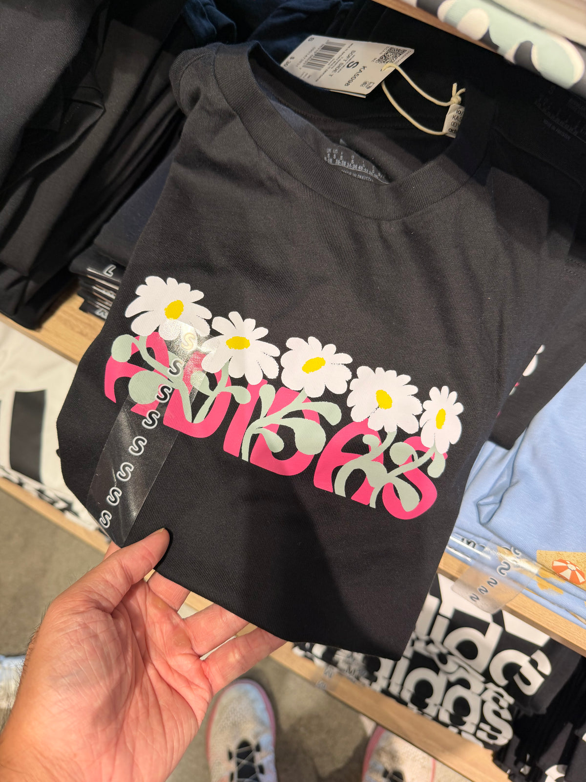 Adidas 女生 棉短T - 花花字樣