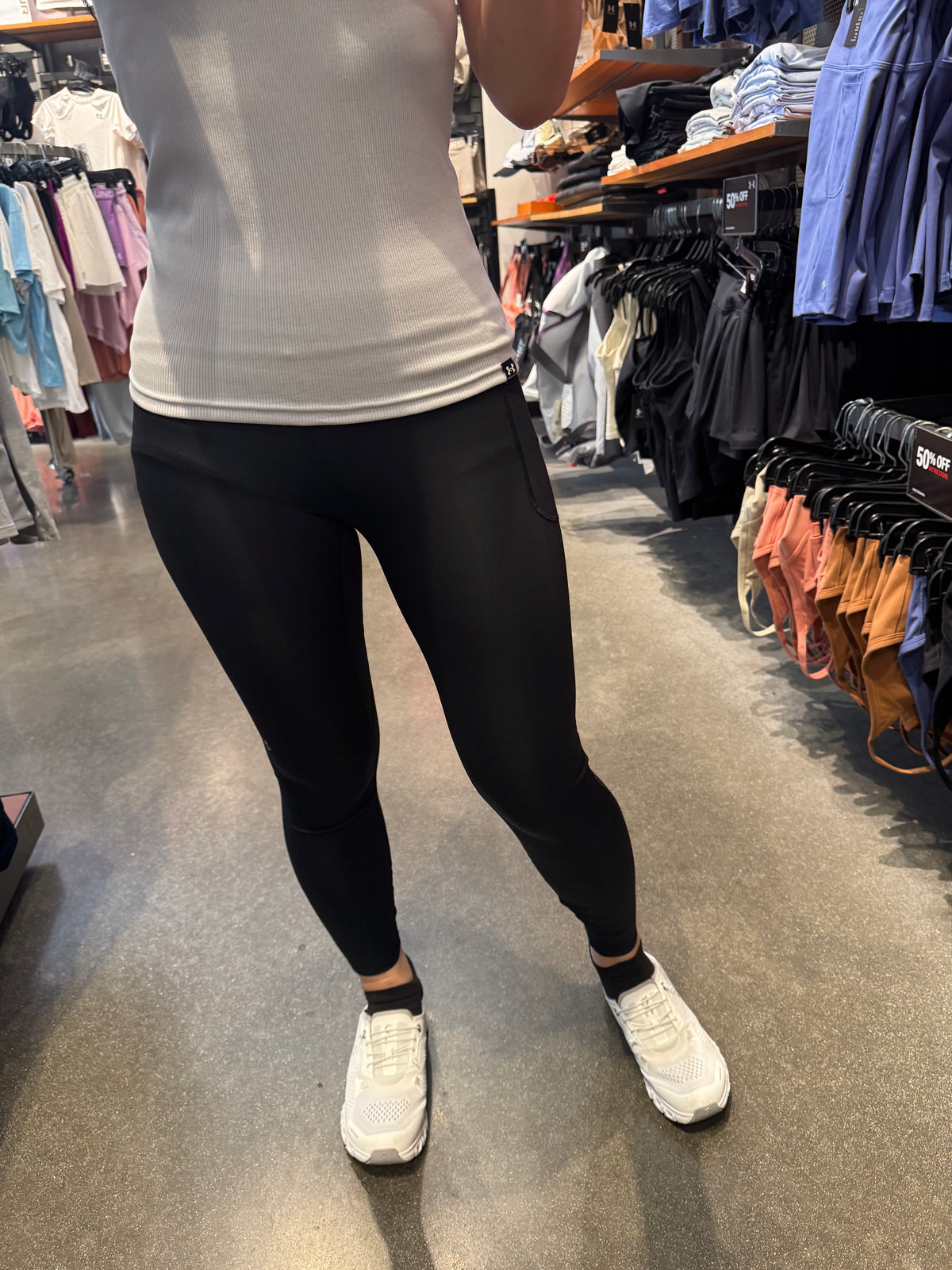 UA 女生 奶油系列腳踝legging - 黑色