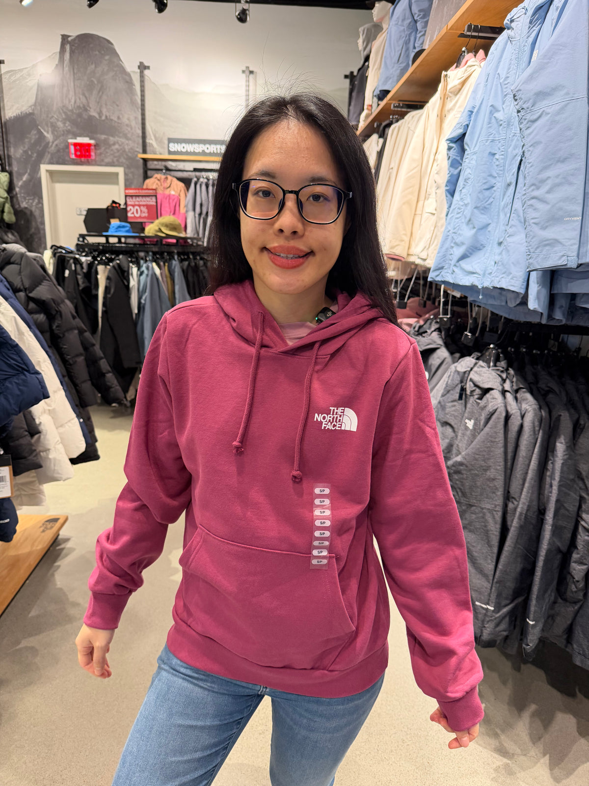 北臉 女生 小Logo刷毛帽T - 莓果