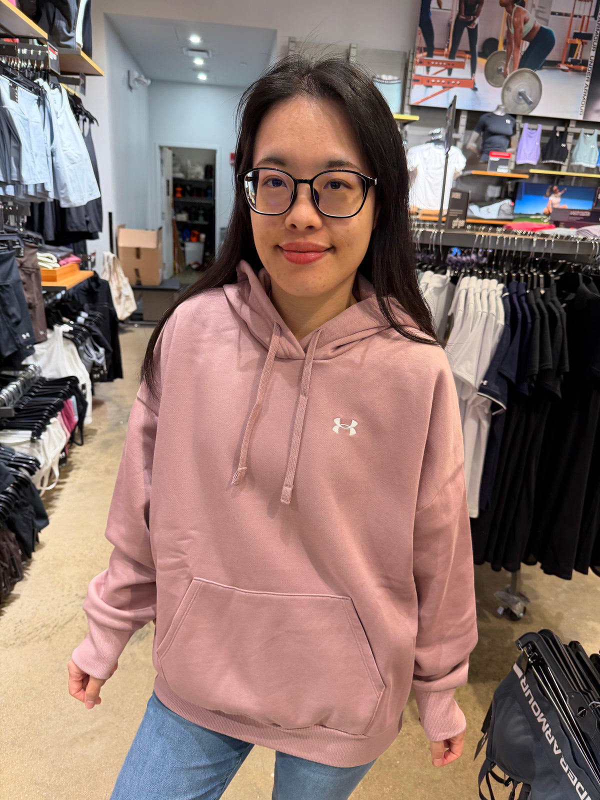 UA 女生 Oversize 小logo刷毛帽T - 玫瑰