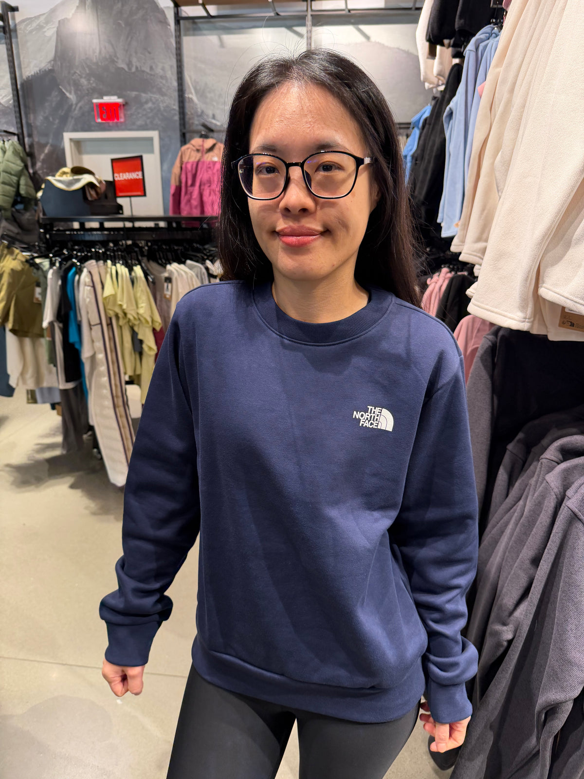 北臉 女生 小logo刷毛大學T - 深藍