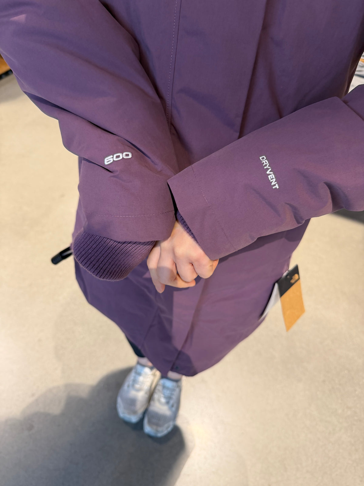 北臉 女生 Arctic派克真羽絨 600 - 深花瓣色