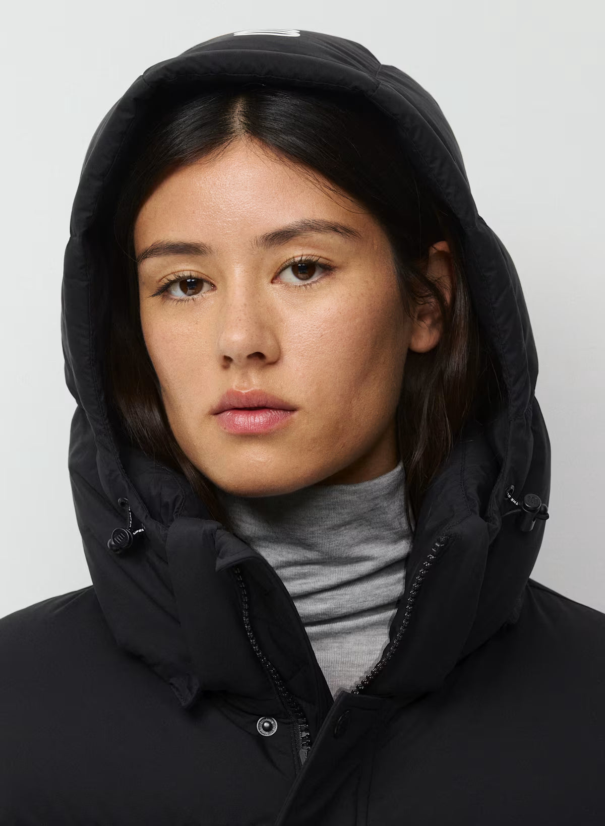 Aritzia 女生 Superpuff 五格真羽絨外套 800 - 霧面黑 - Black