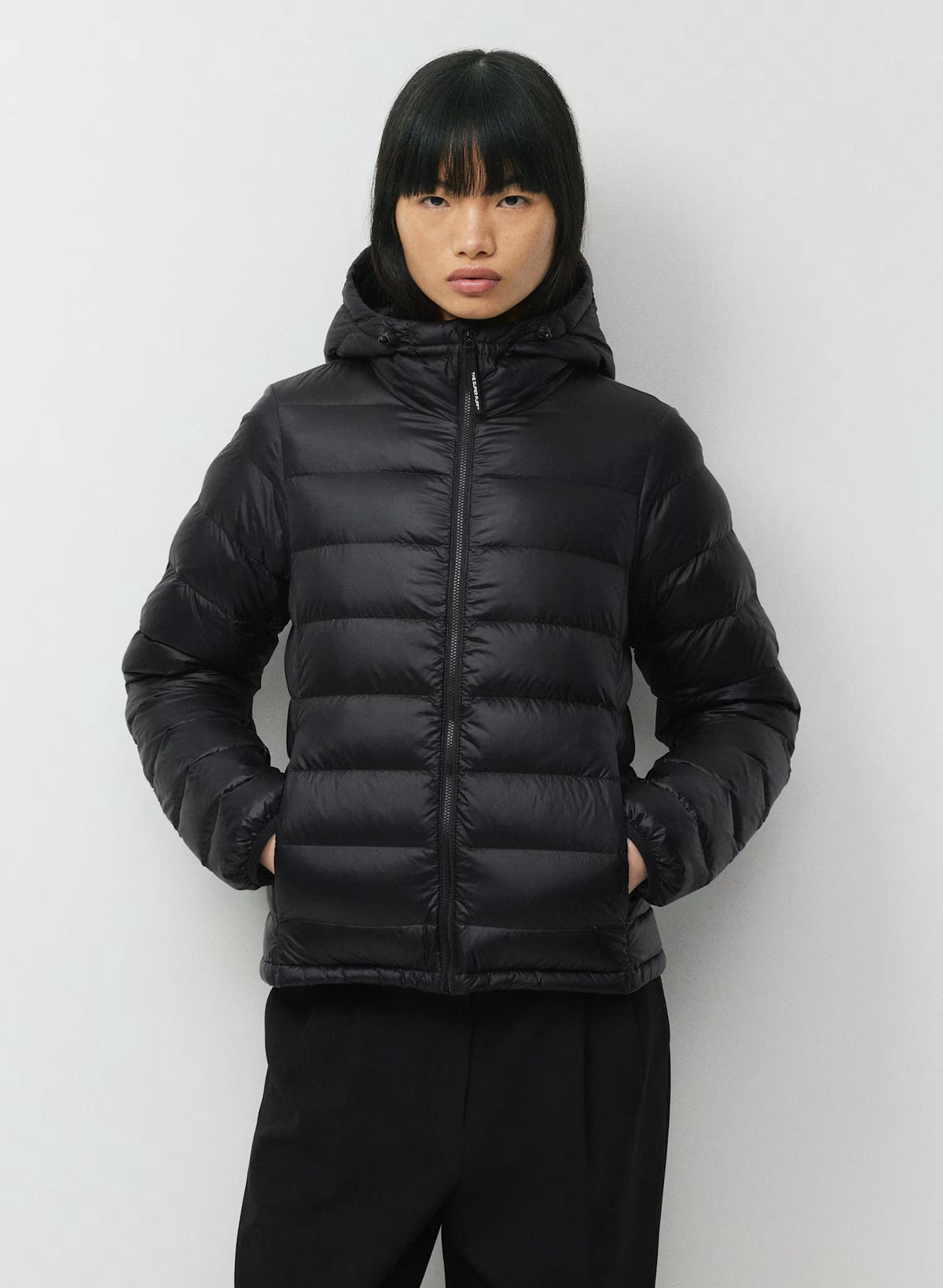 Aritzia 女生 Superpuff 好收納真羽絨外套 800 - 黑色