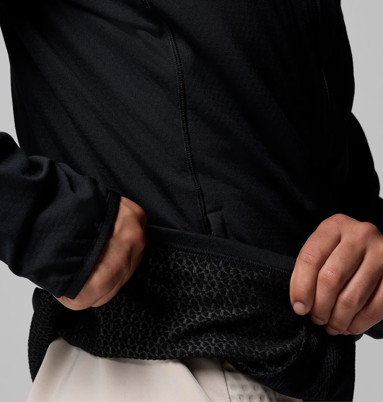 Columbia 男生 Arctic好移動雪點點春天外套