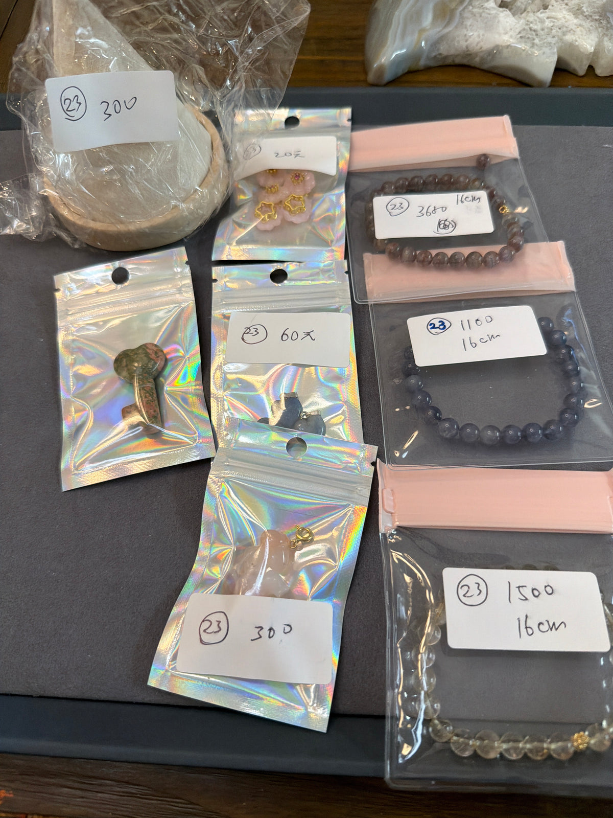水晶珠子賣場 23號 Yi Lynn