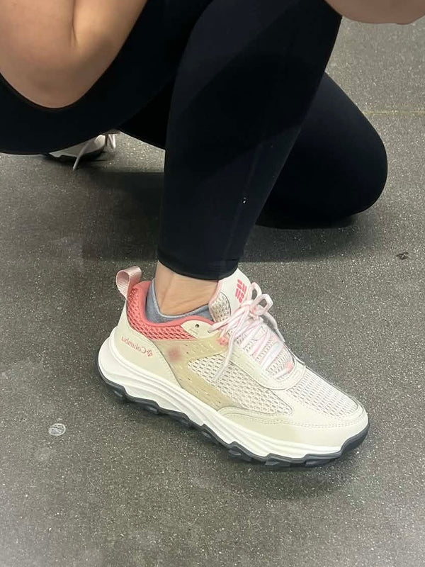 Columbia 女生 Grotto 登山跑鞋