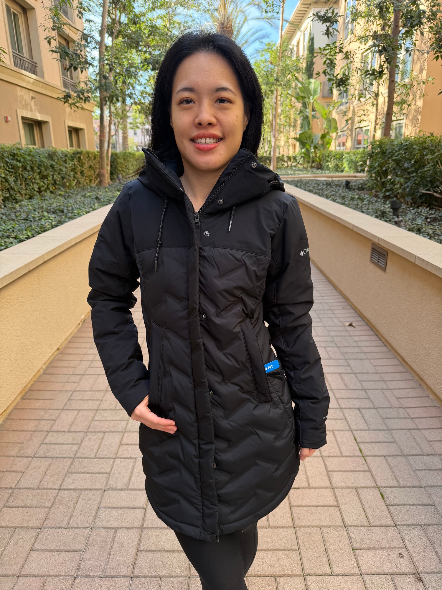 Columbia 女生 Mountain 山形紋金點真羽絨外套 650