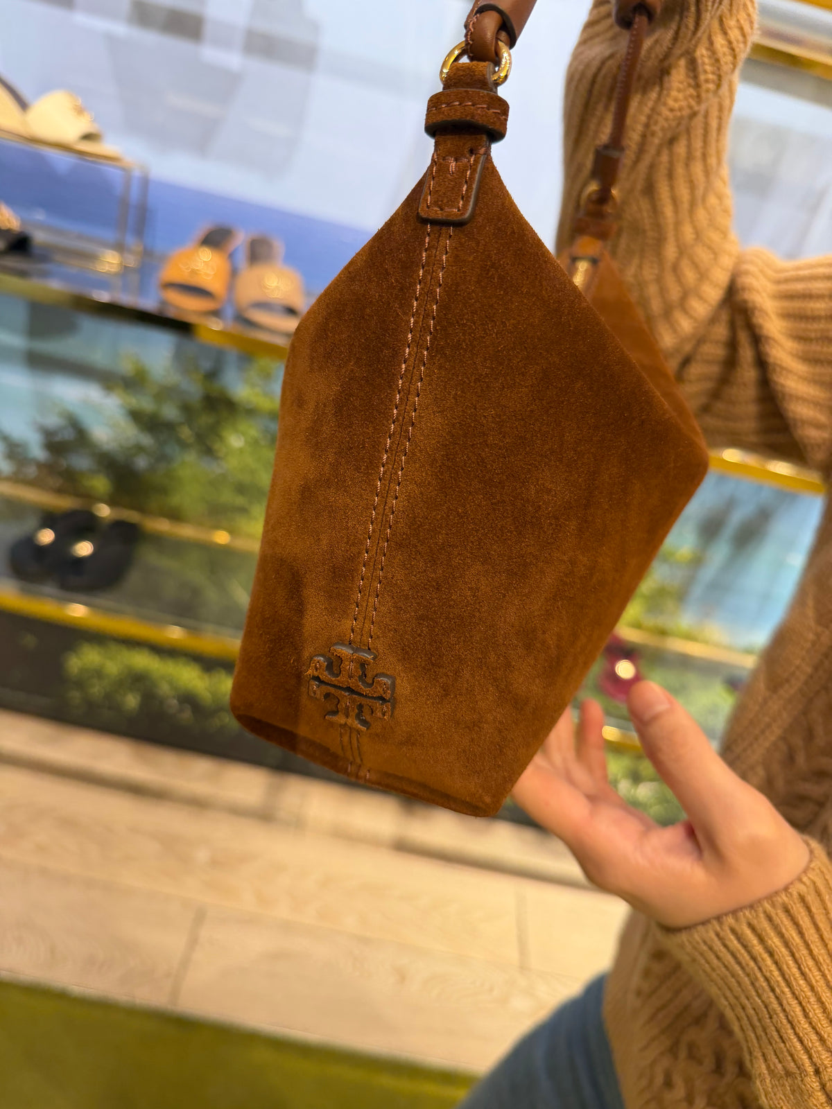 TB Outlet Thea 迷你包 - 麂皮咖