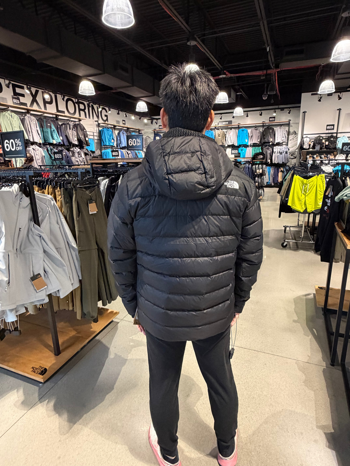 北臉 男生 Minoqua好收納連帽真羽絨外套 600 - 黑色
