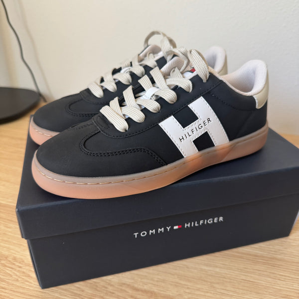 Tommy鞋子! CP值超高!