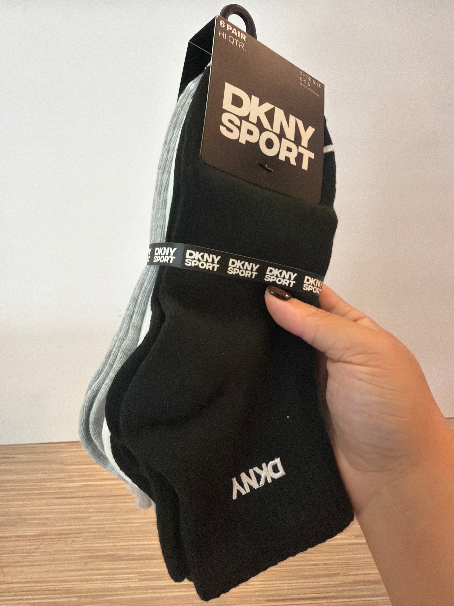 DKNY 女生小logo襪子 6雙