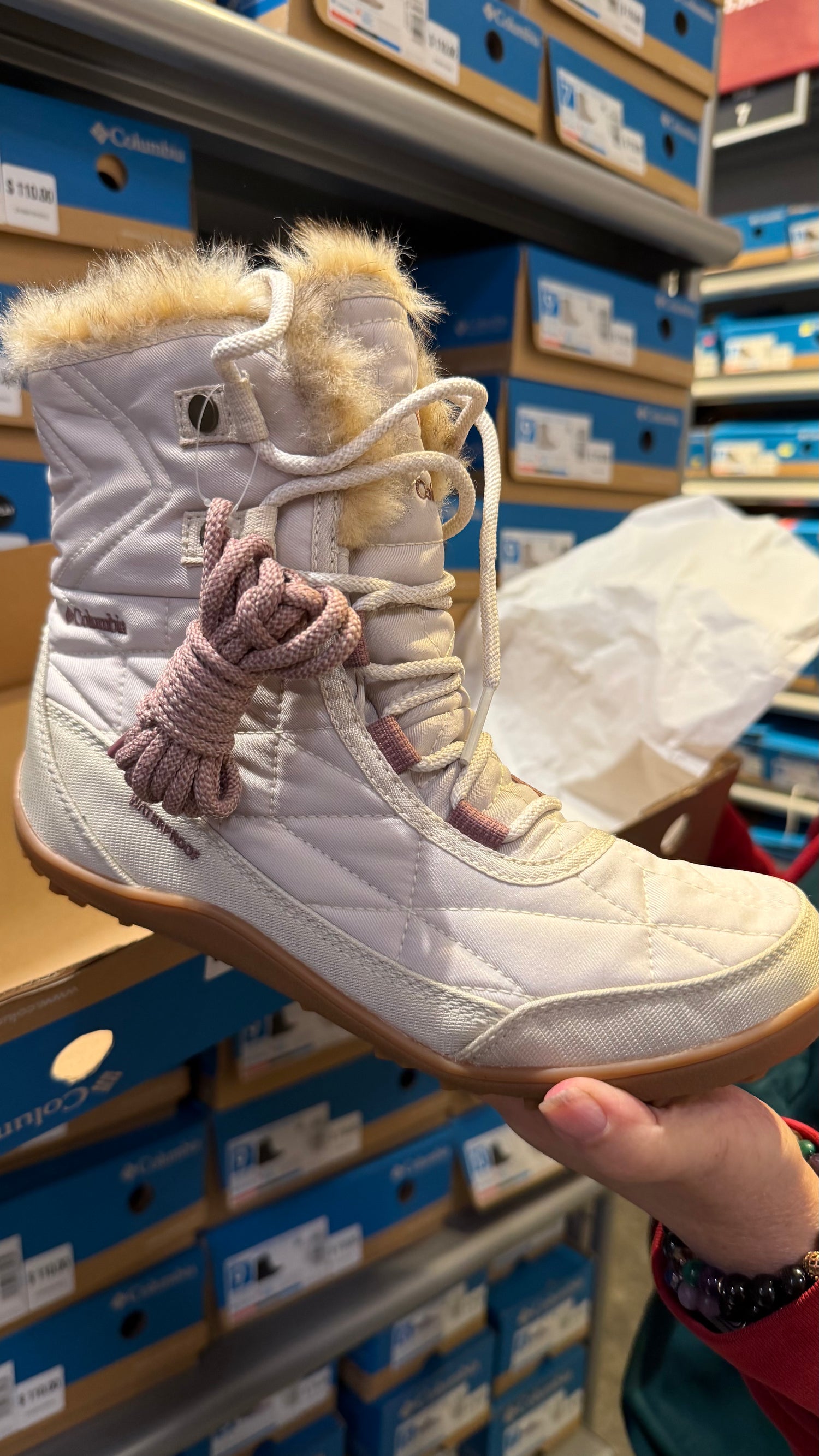 Columbia 女生 Cozy 防水銀點點毛毛靴 白色粉