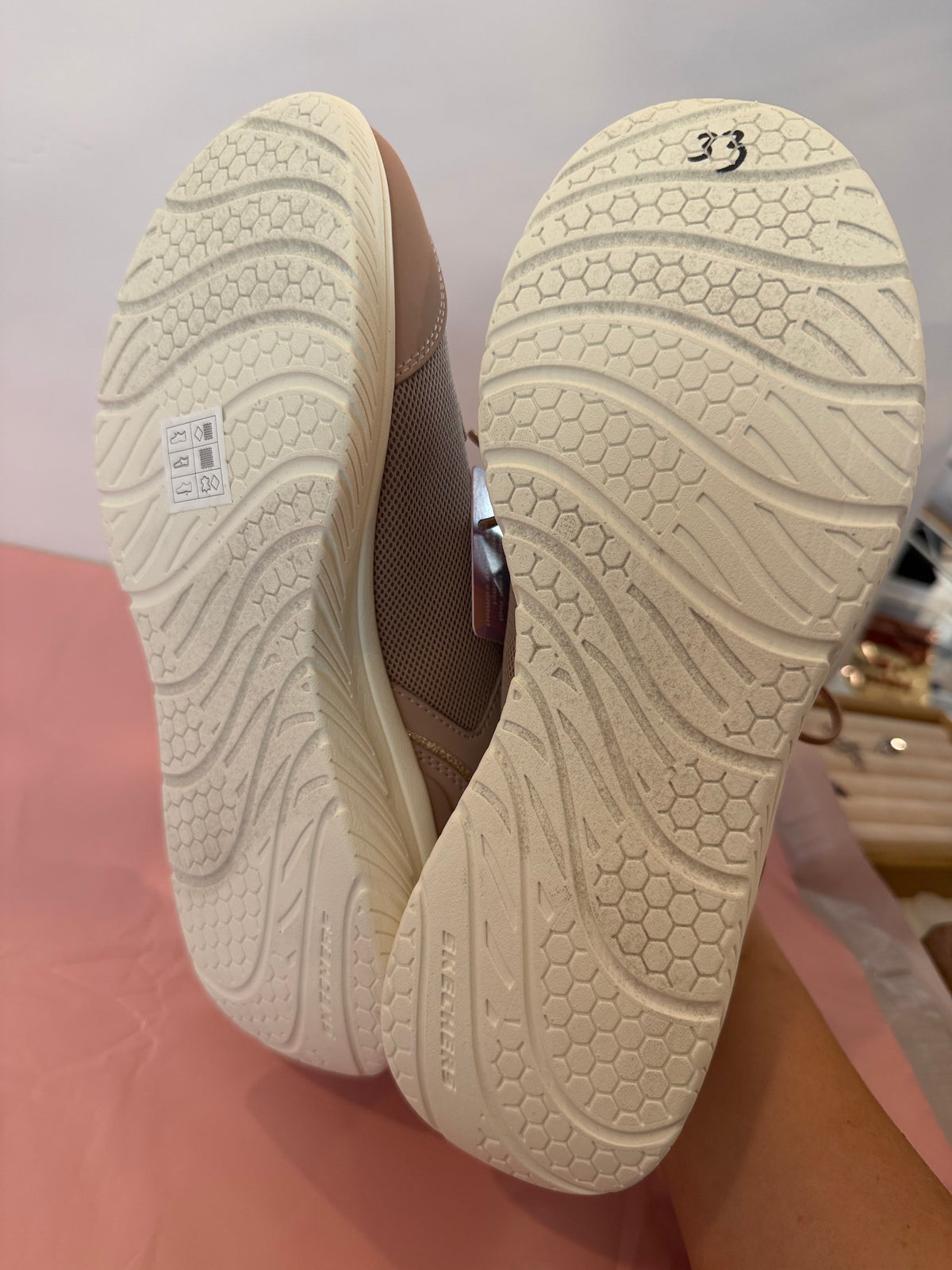 挖寶現貨 Skechers 記憶軟墊鞋 乾燥玫瑰 美國7碼