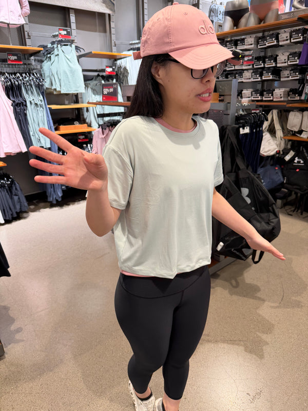 UA 女生 奶油系列 短T