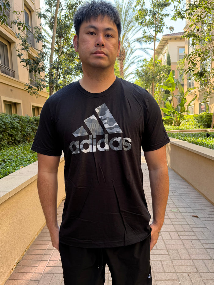 Adidas 男生 logo短T 黑色迷彩 L