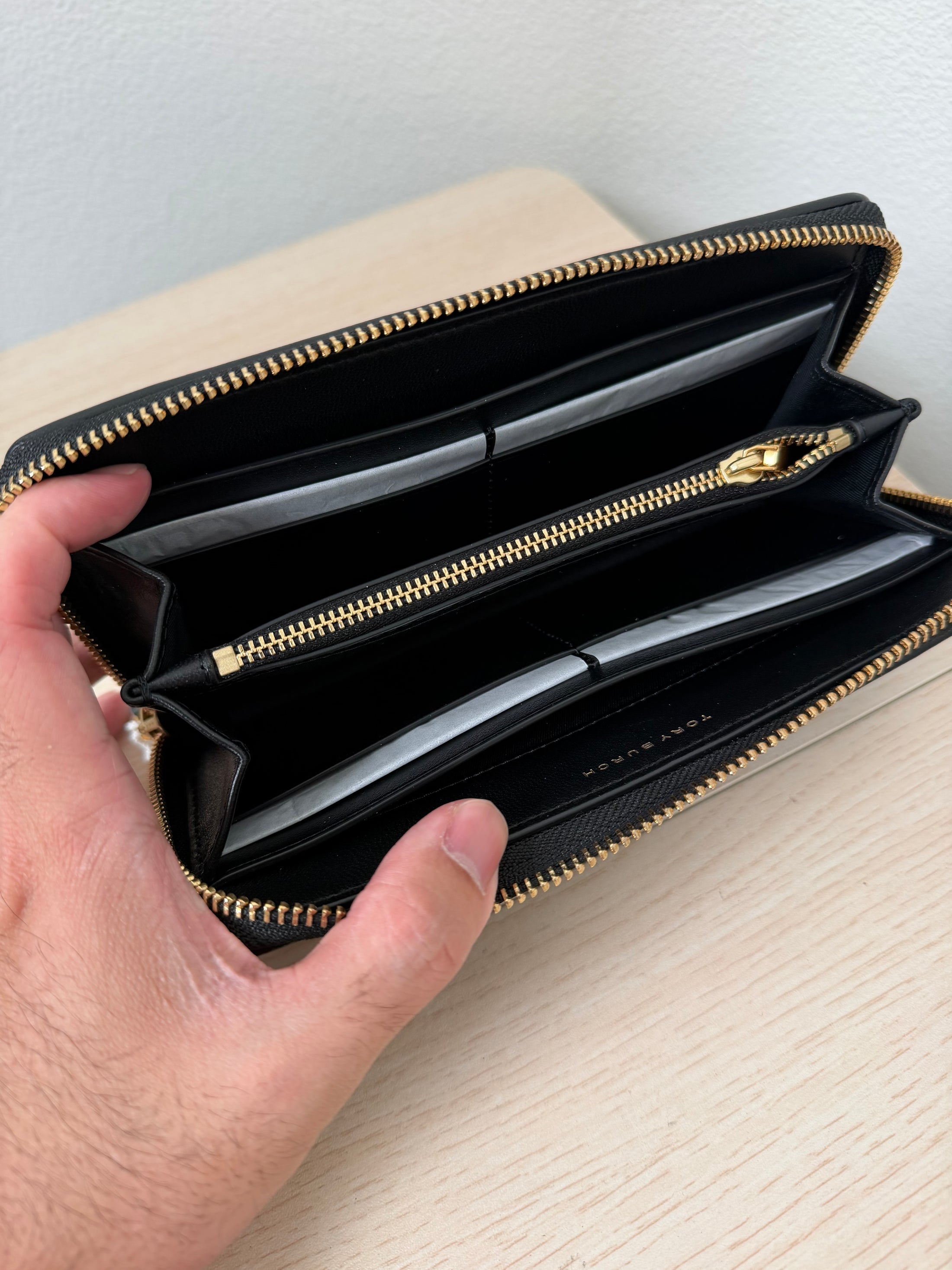 TB 專櫃 Fleming 拉鍊長夾 黑色