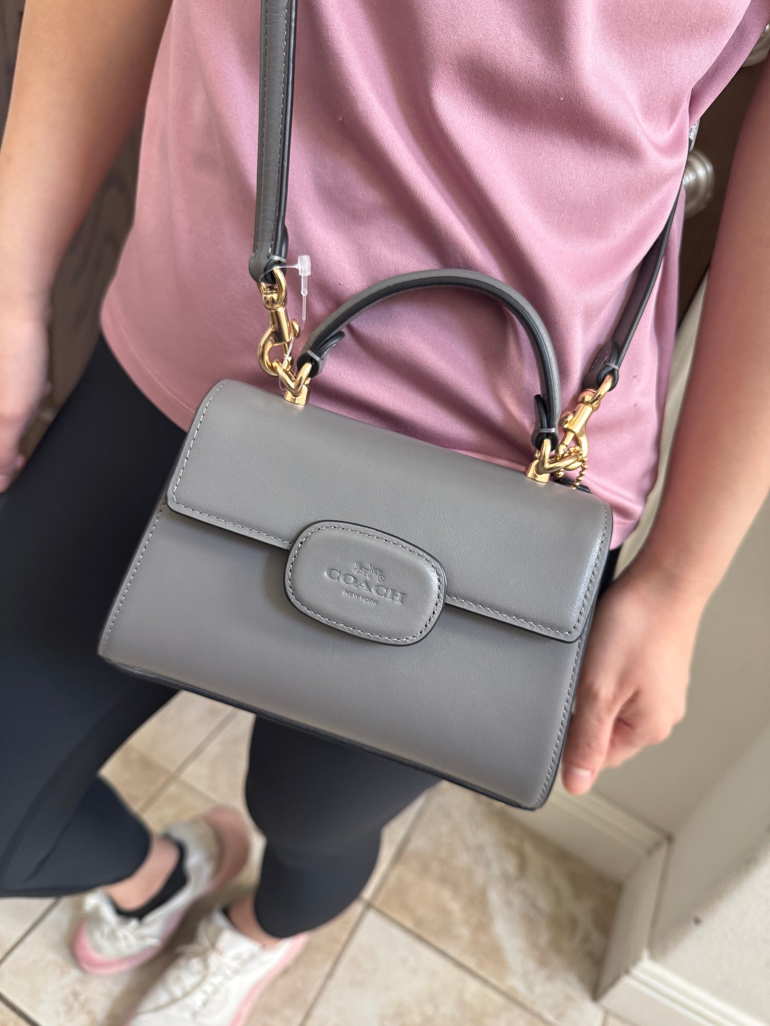 Coach outlet 手提小可愛 藕灰 18