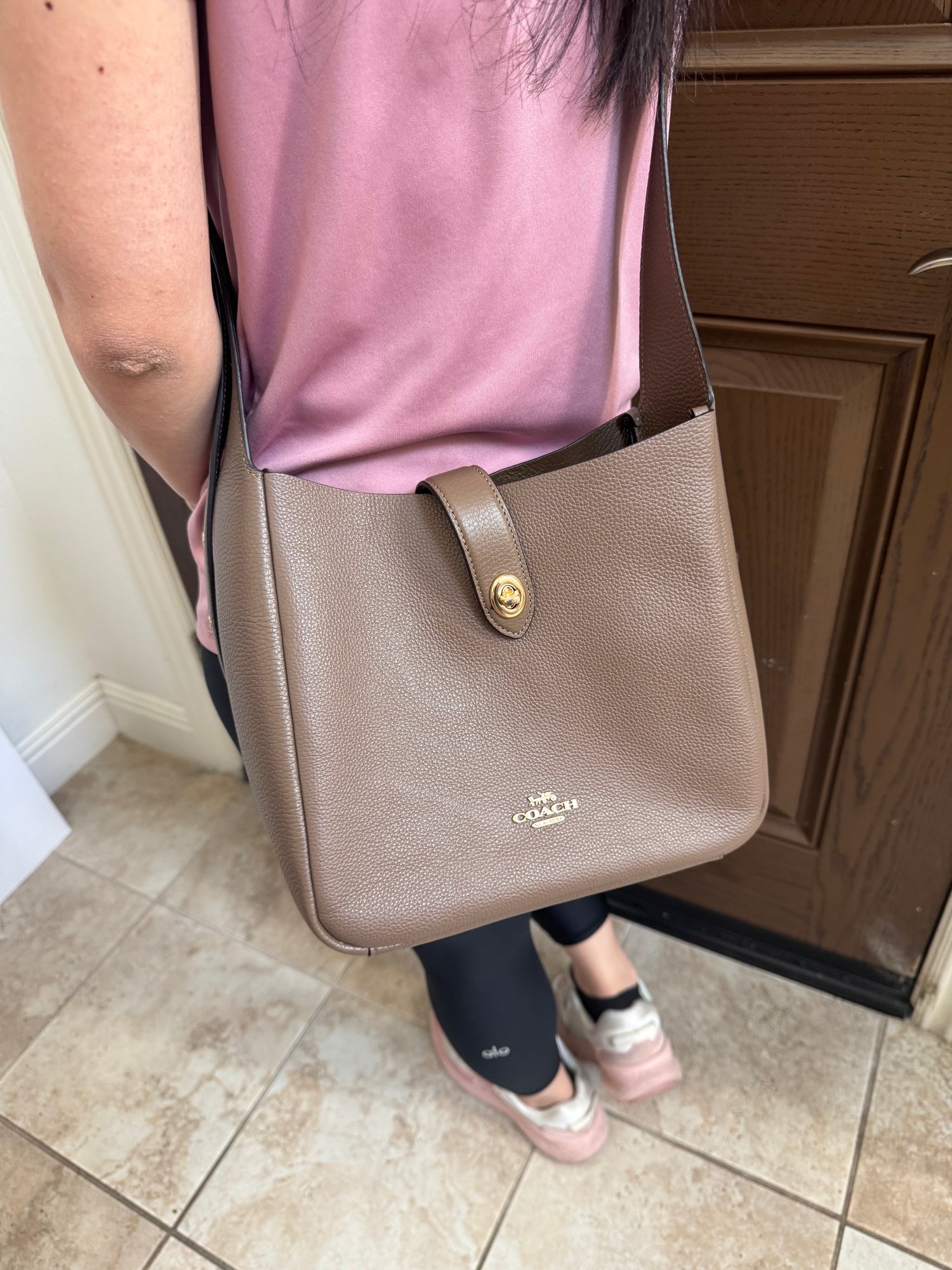 Coach outlet Hadley 菜籃子 藕灰