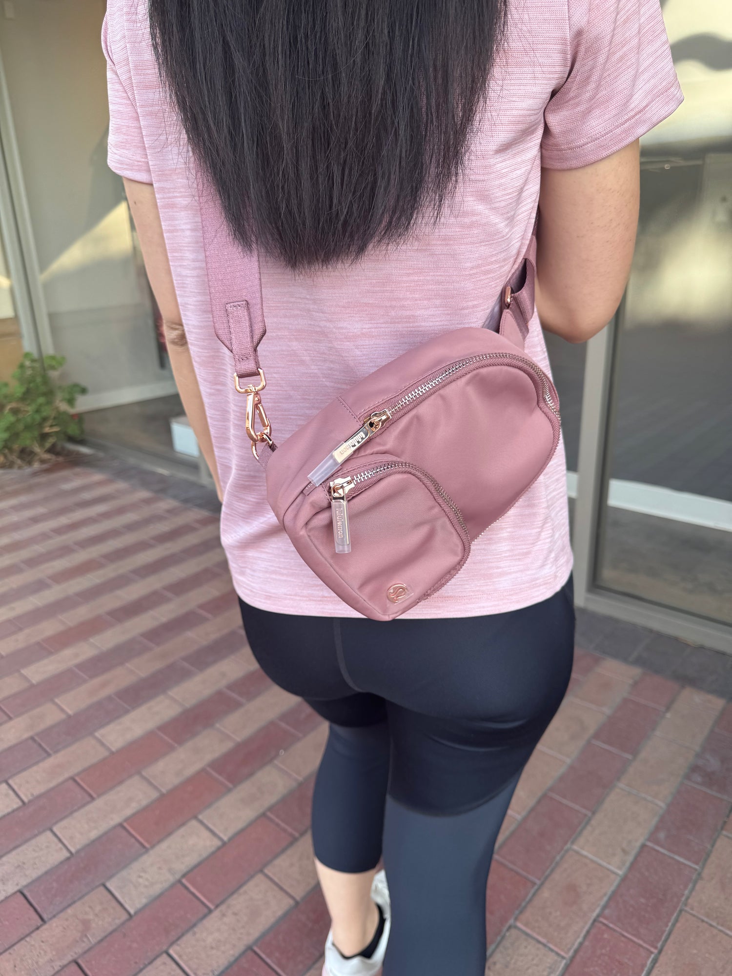 [現貨] Lululemon 可愛單肩包 玫瑰 2L