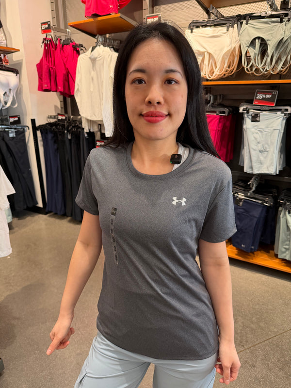 UA 女生 滑溜溜運動短T - 圓領
