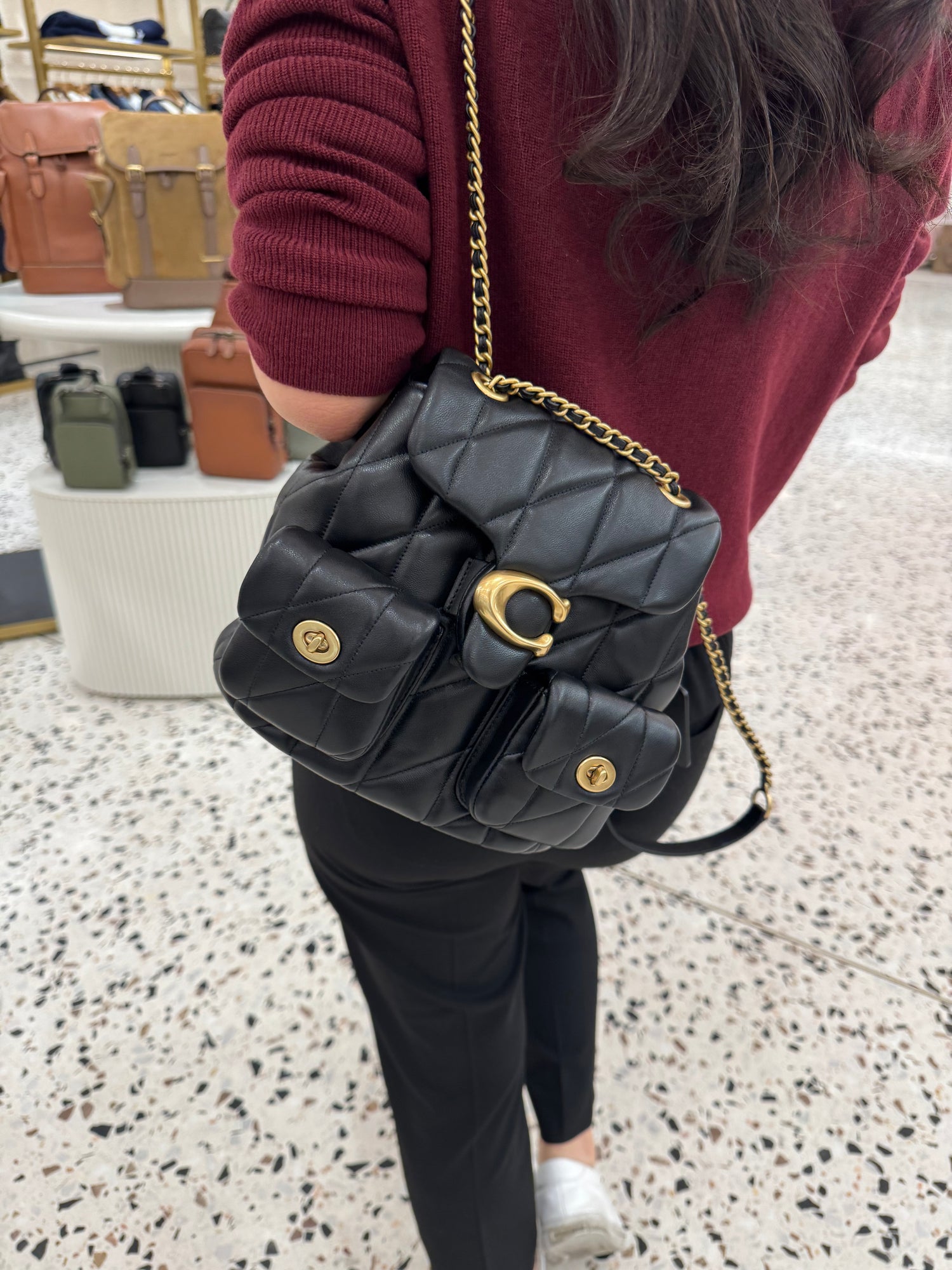 Coach 專櫃 Tabby 後背包