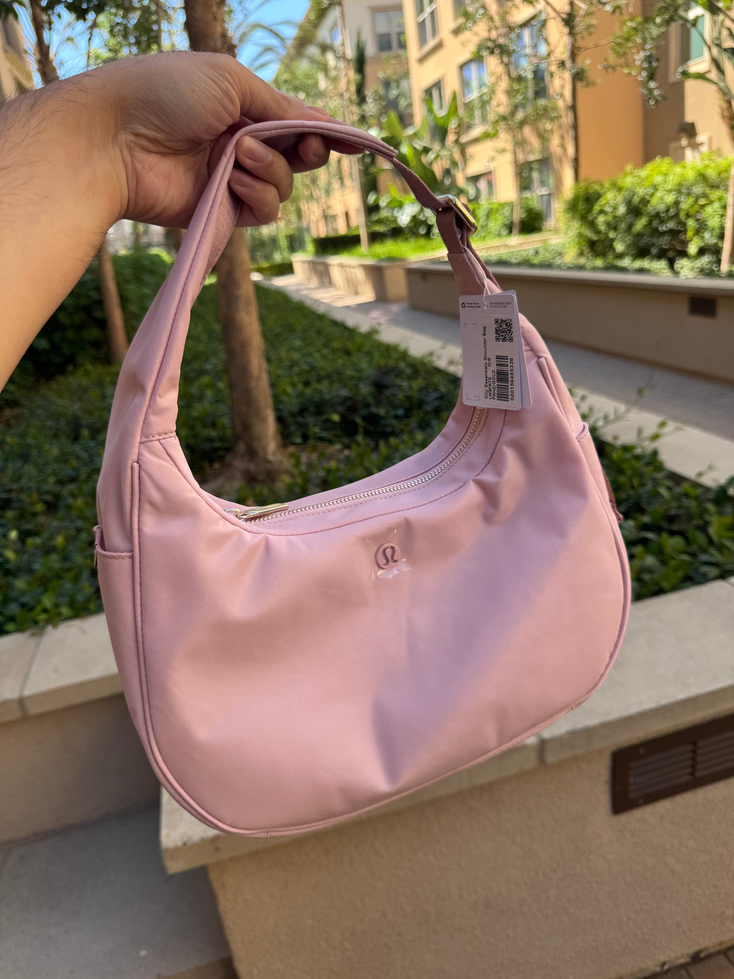 Lululemon 防潑水腋下包 4L