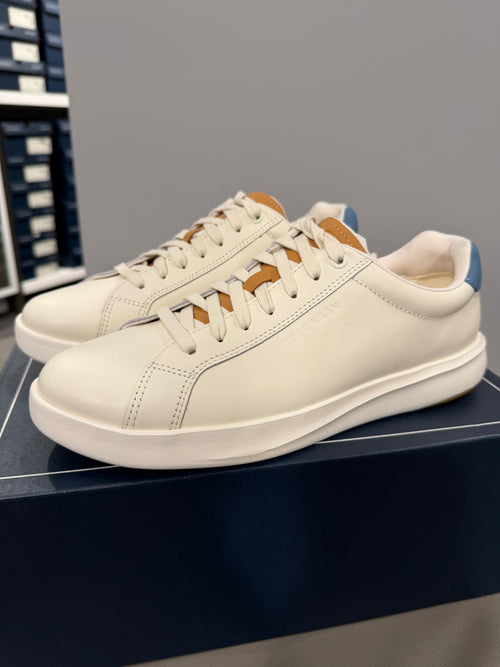 CH outlet 女生 奶油小白鞋