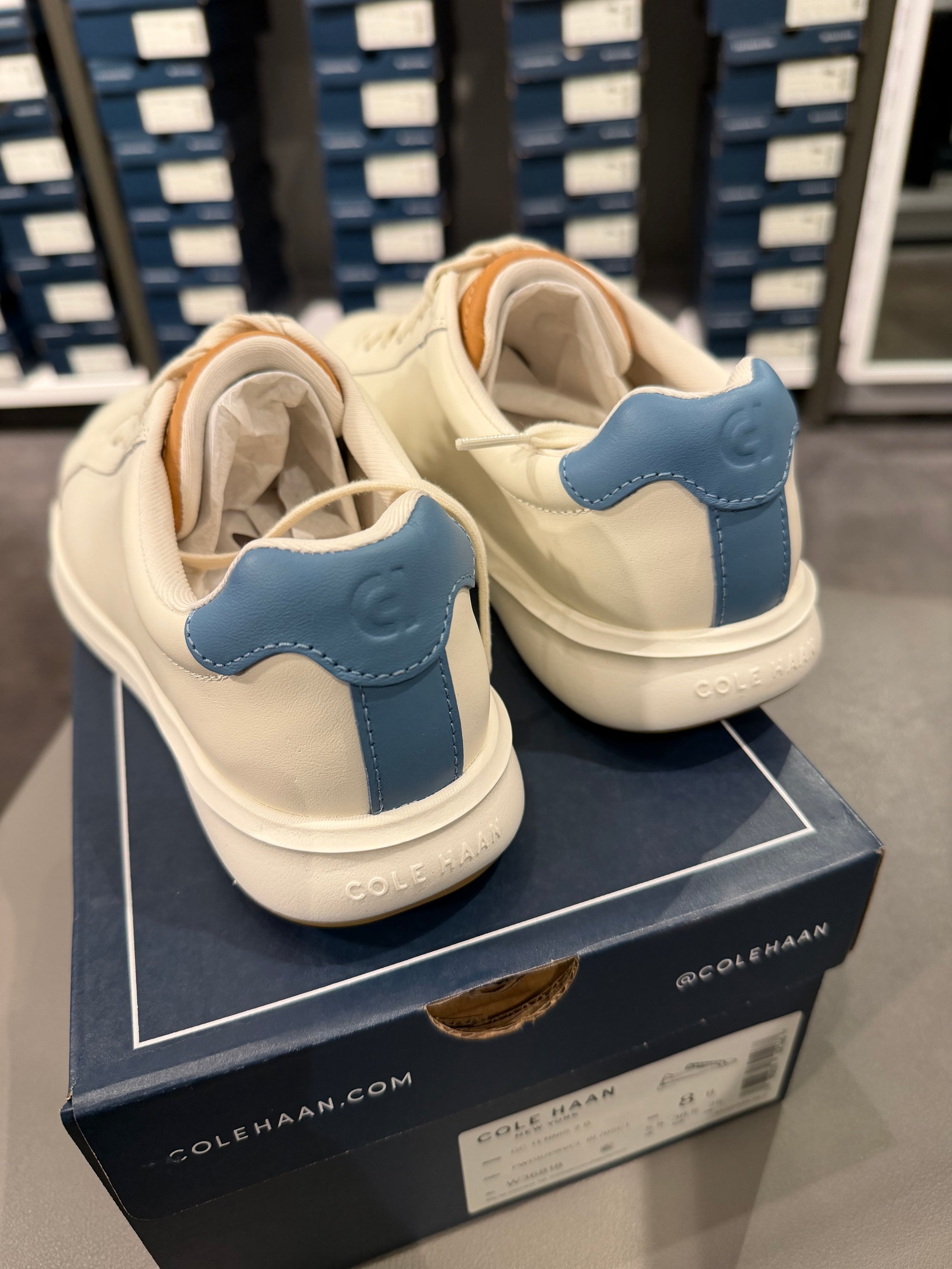 CH outlet 女生 奶油小白鞋