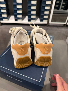 CH outlet 女生 Davie 復古Runner