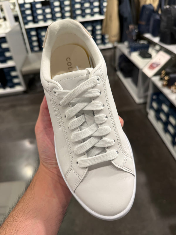CH outlet 女生 奶油小白鞋