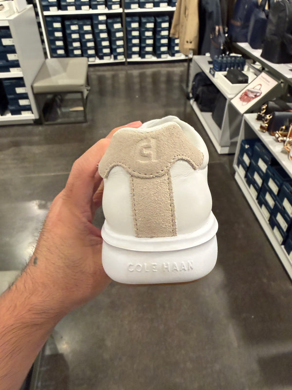 CH outlet 女生 奶油小白鞋