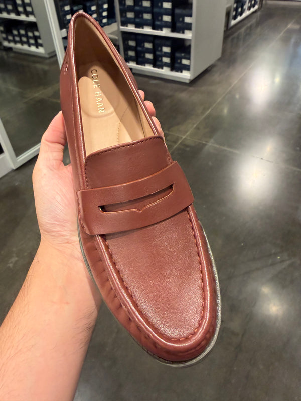 CH outlet 女生 Stassi 軟樂福鞋