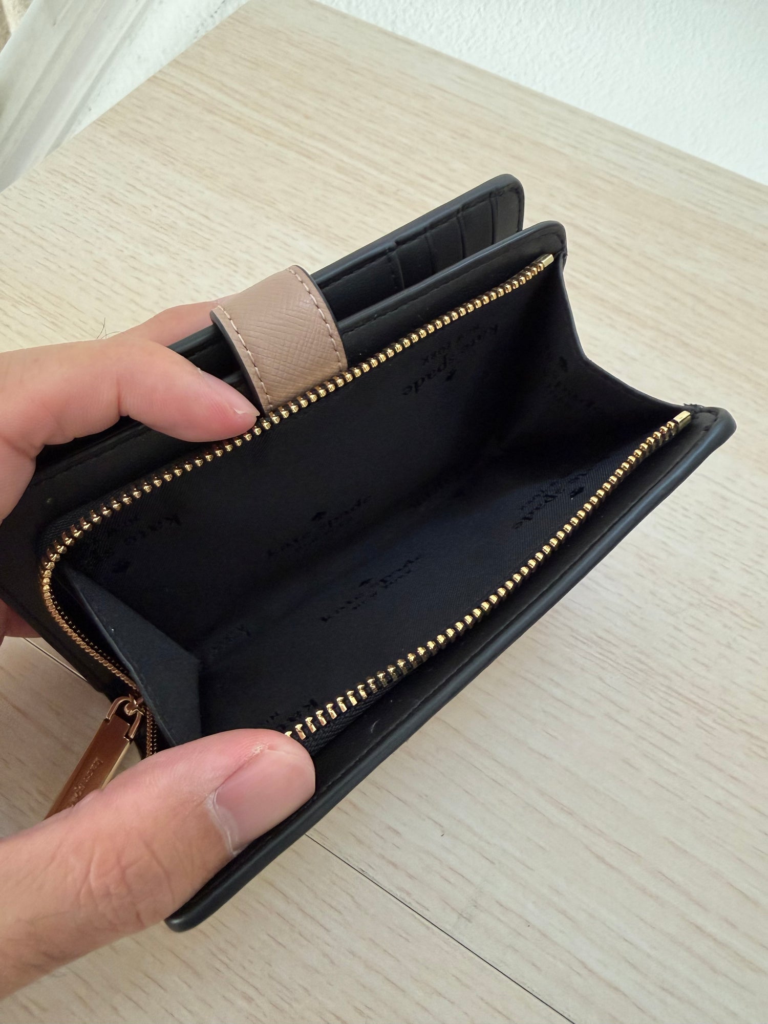 KS outlet 扣子中夾 奶茶撞黑