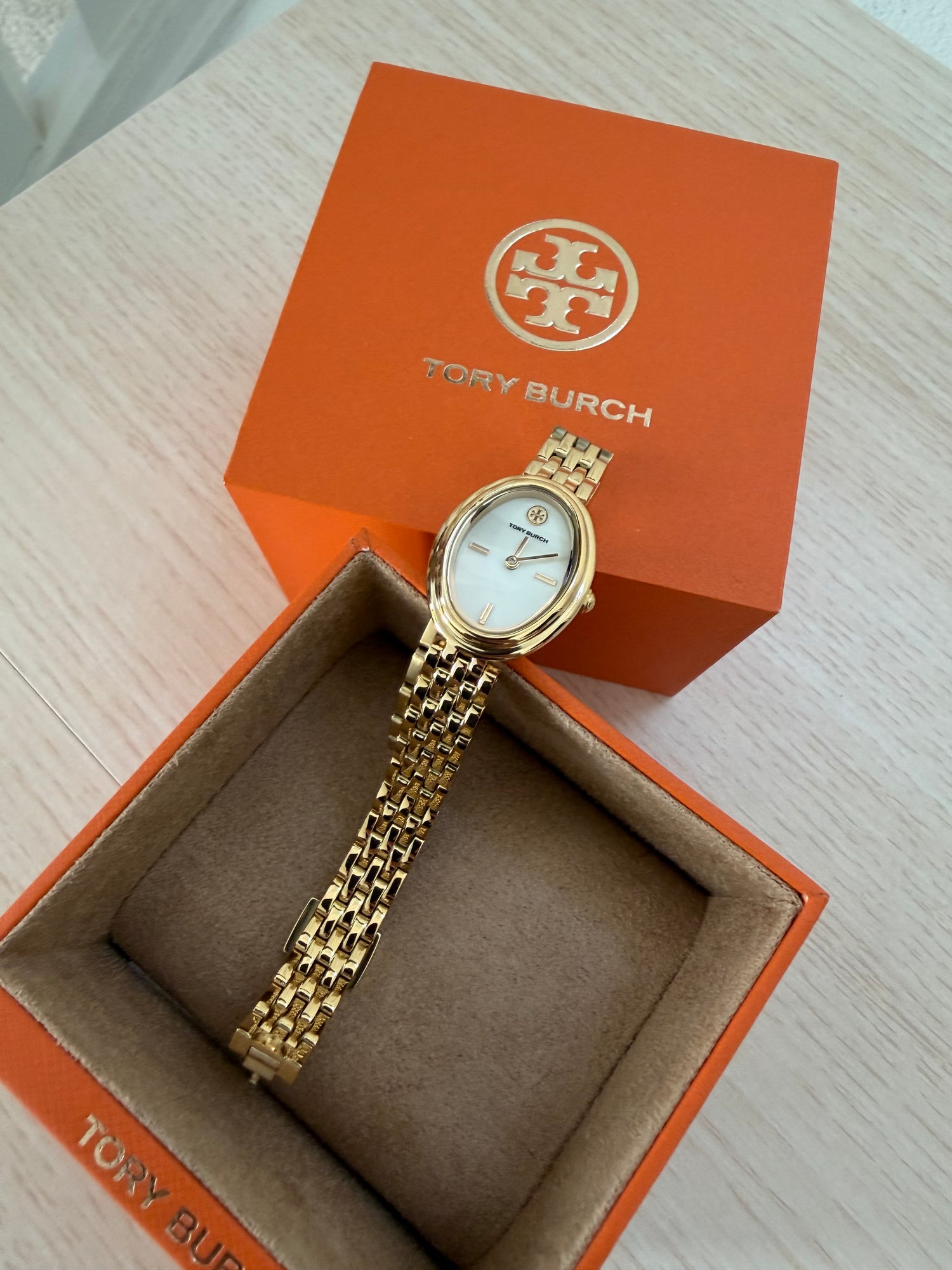 TB專櫃 橢圓女錶 金色錶帶