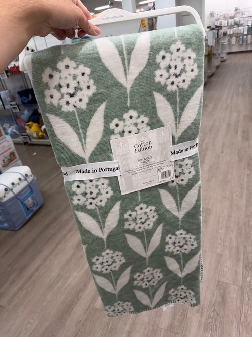 Kohls 葡萄牙製毯子 - 綠色花花