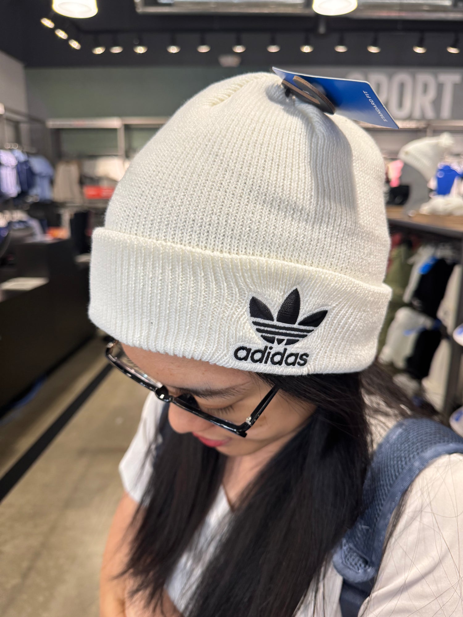 愛迪達 立體logo毛帽 白色