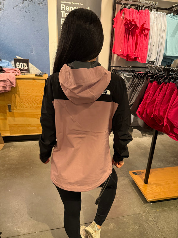 北臉 女生 好移動防水外套