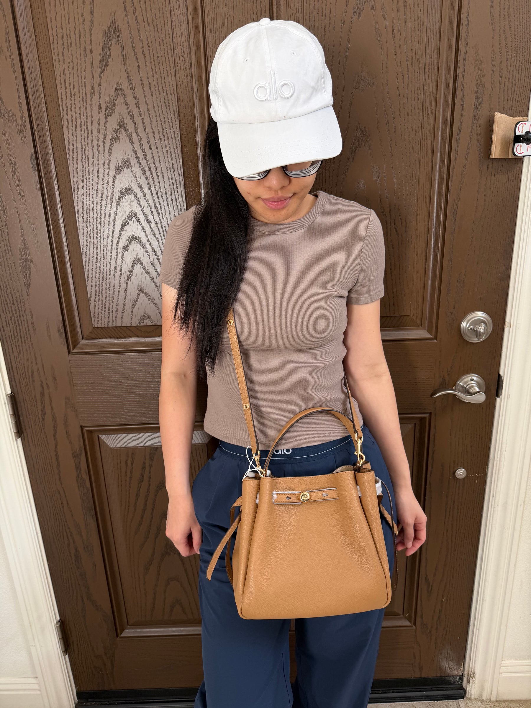 TB 專櫃 Romy 水桶包 提拉米蘇