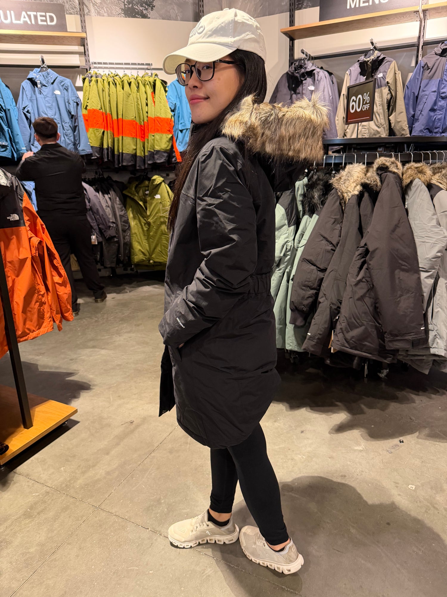 北臉 女生 羽絨派克 黑色 S 600