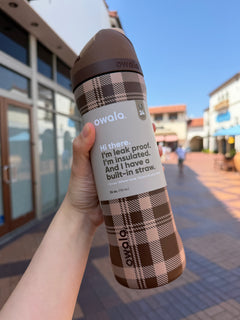 Owala 經典吸管不銹鋼冷水壺 - 榛果巧克力 - Plaid - 710ml