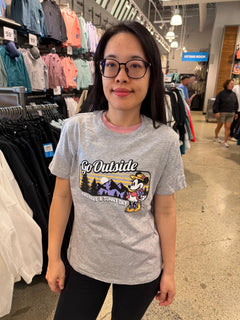 Columbia 女生 迪士尼聯名T - 灰色出去玩