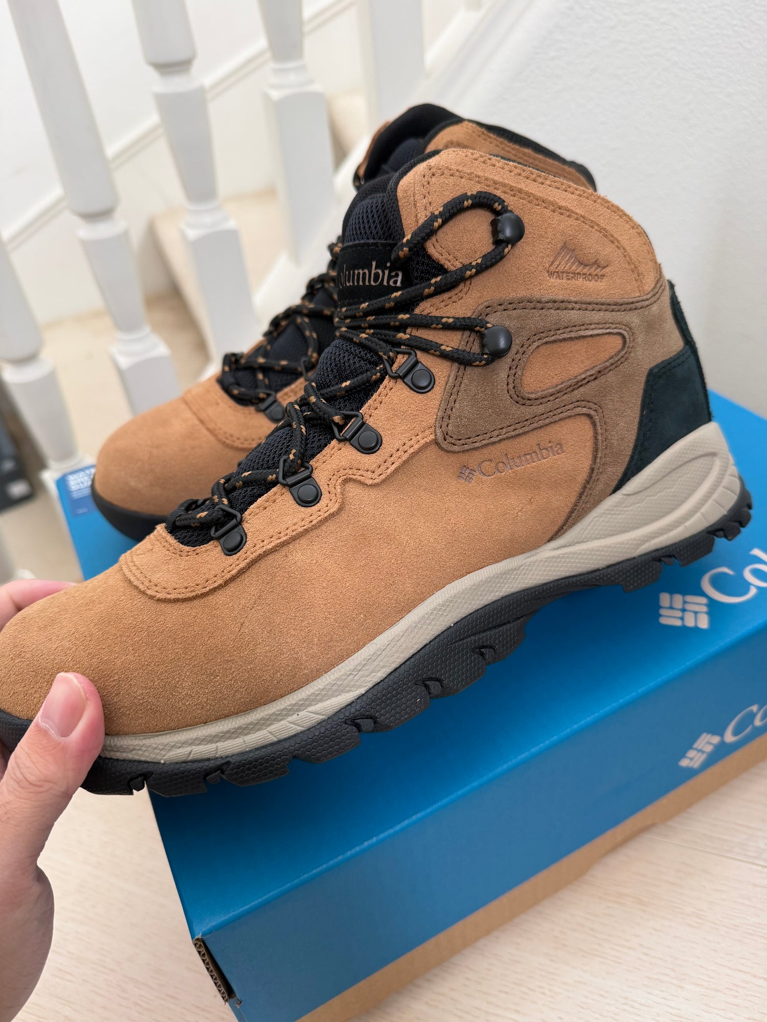 Columbia 男生 Yoncalla 防水靴 28cm