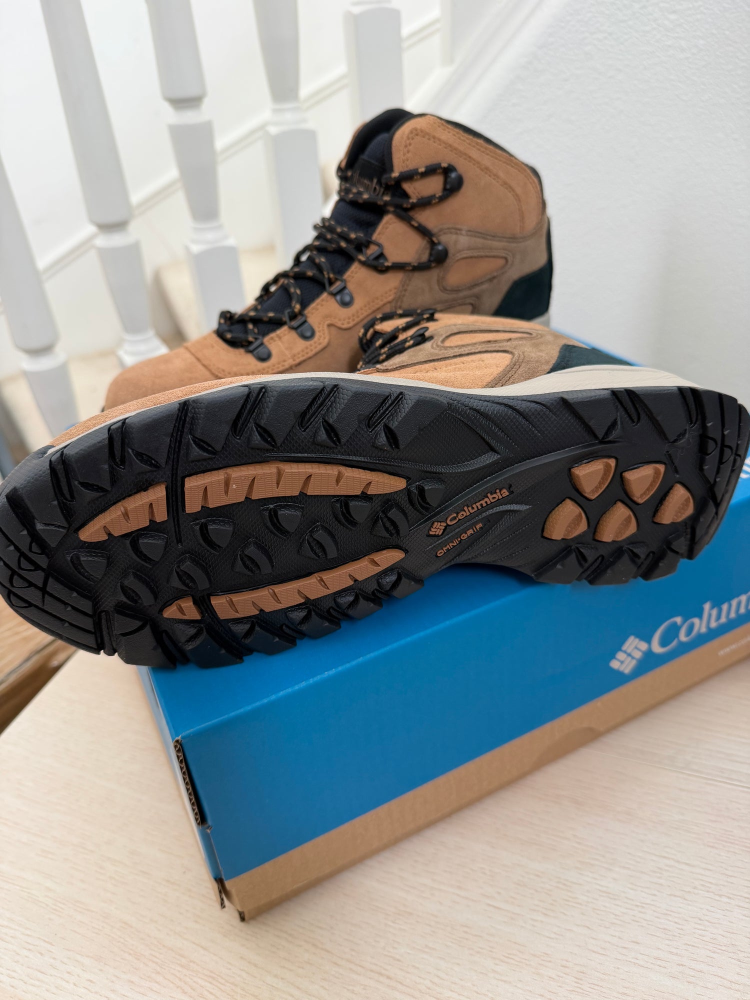 Columbia 男生 Yoncalla 防水靴 28cm