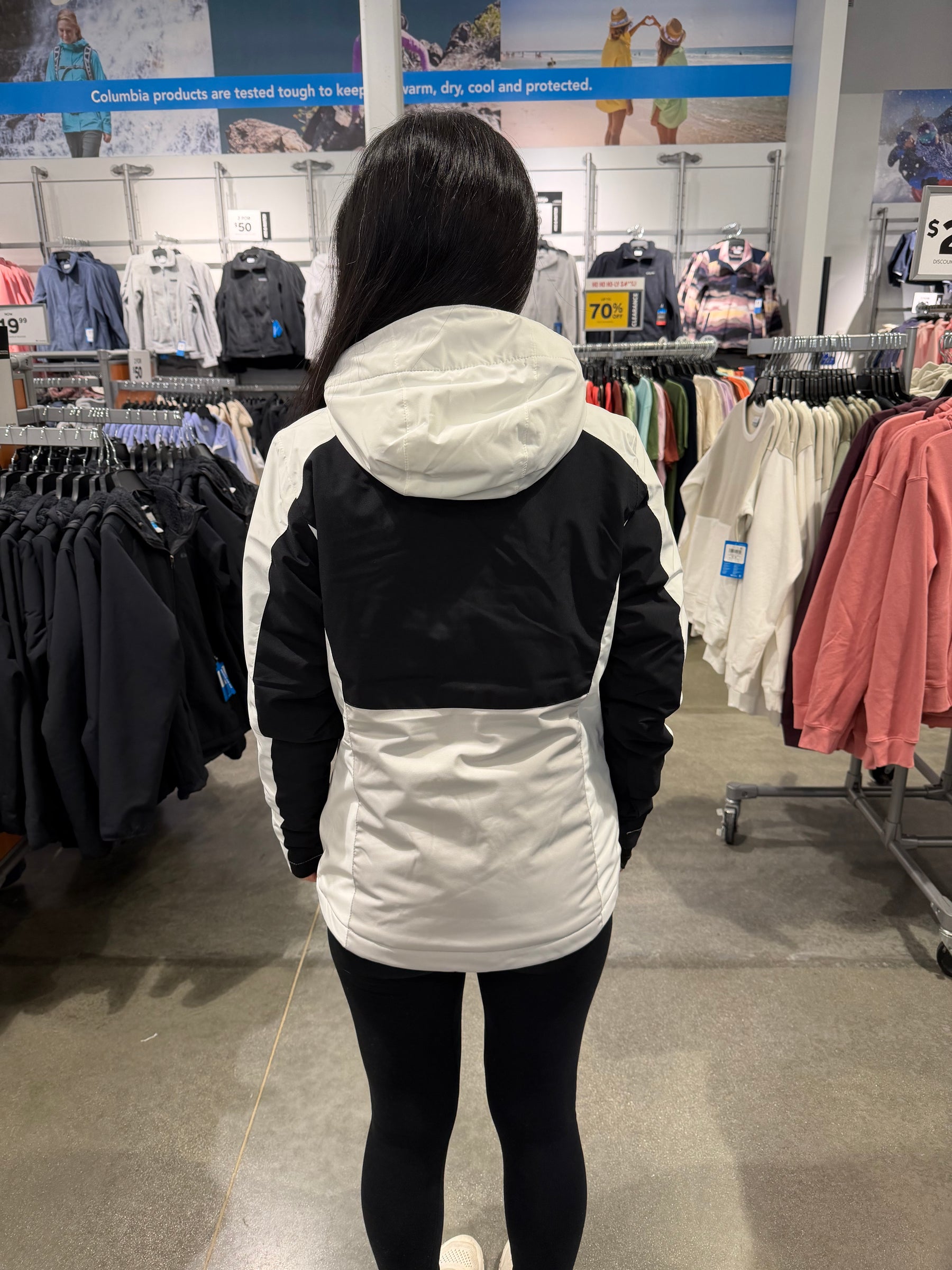 Columbia 女生 銀點滑雪外套 黑白撞色 L