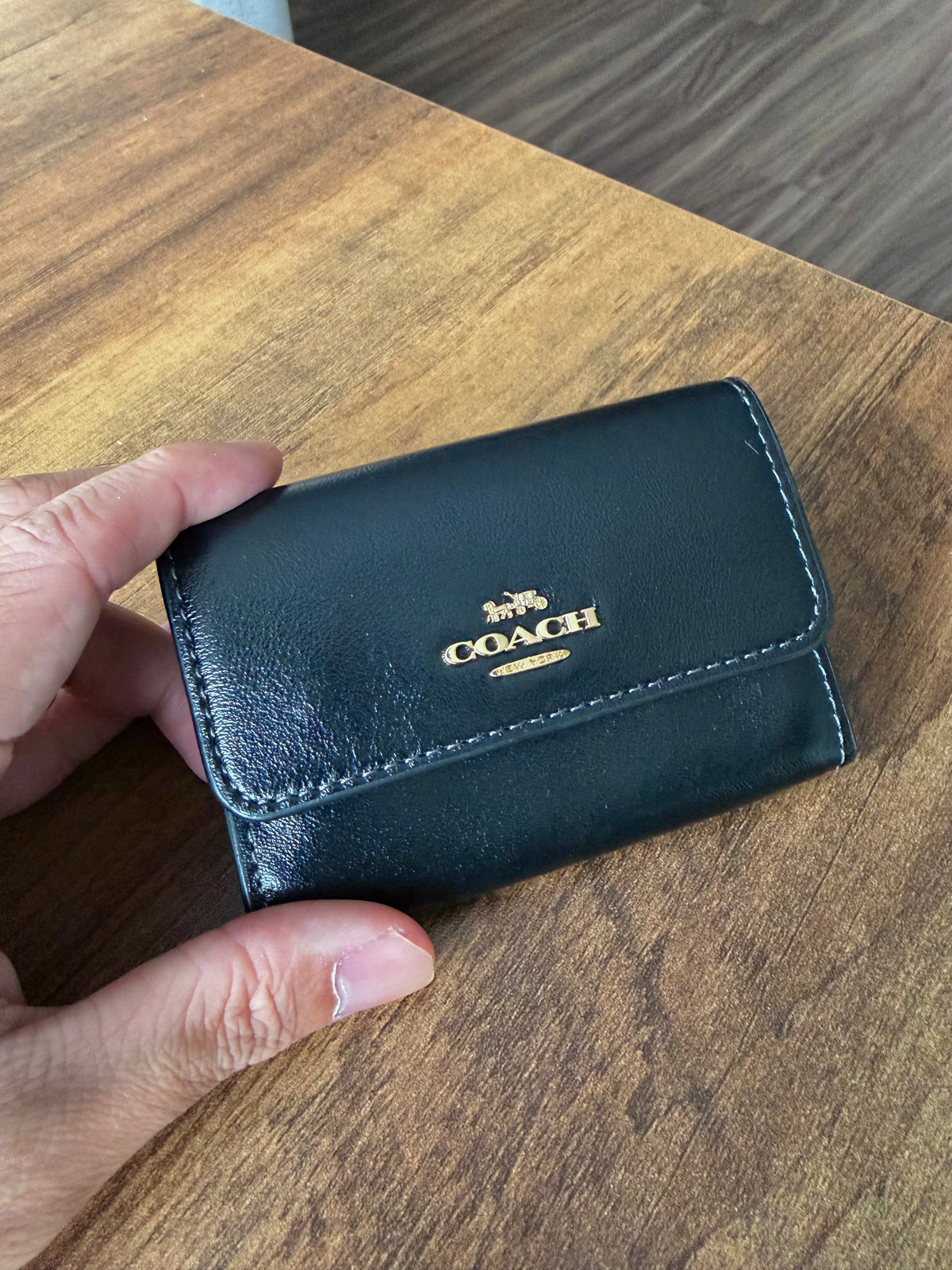 Coach outlet 翻蓋零錢卡夾 - 黑色平滑皮